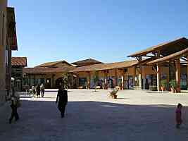 Outlet Village 5