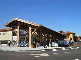 Outlet Village 8